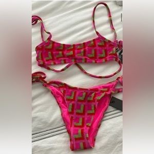 ISO THIS BUT WITH TIE BOTTOMS AND TOP🙏